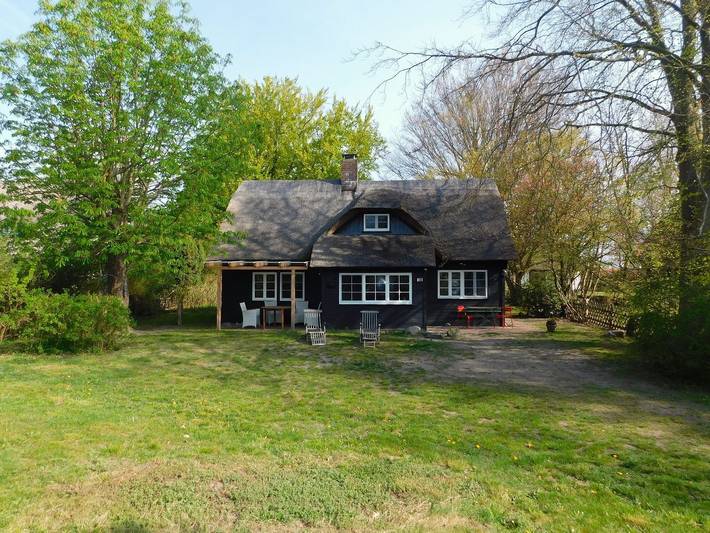 Ferienhaus für 6 Personen, mit Terrasse und Garten, mit Haustier in Ahrenshoop