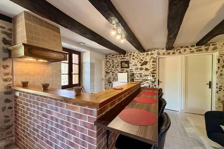 Location de vacances pour 4 personnes, avec jardin à Naves - 4