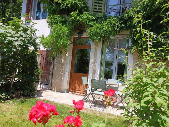Gîte pour 3 personnes, avec jardin à Saint-Jean-d'Arvey - 2