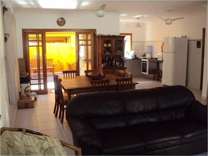 Casas e apartamentos de temporada para 10 pessoas, com piscina e balcão e ainda jardim, com animais de estimação em Maresias