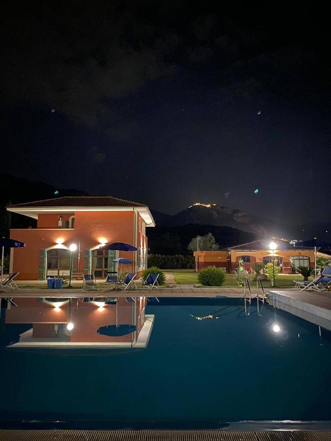 Chambre d’hôte pour 3 personnes, avec jardin ainsi que vue et piscine à Giungano