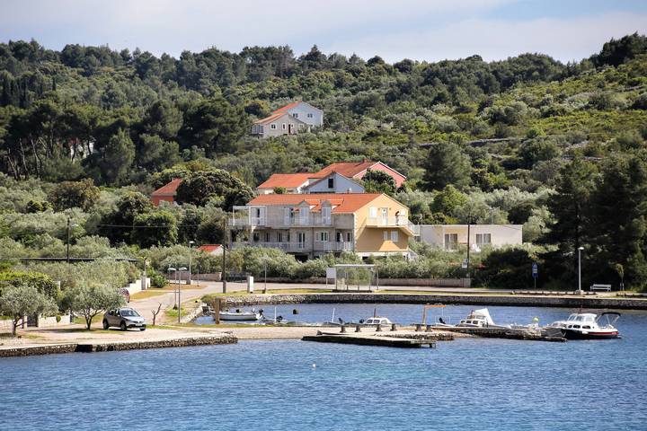 Ganze Wohnung, Studio Appartement mit Terrasse Lumbarda (Korcula) -a in Lumbarda, Korcula