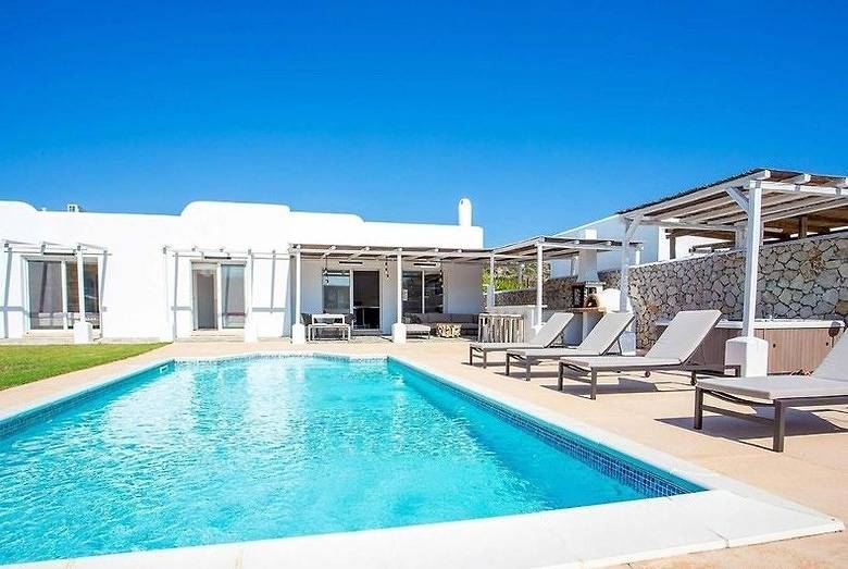 Bungalow for 8 people with view in Rhodes