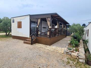 Camping für 7 Personen, mit Garten und Ausblick, mit Haustier in Pirovac
