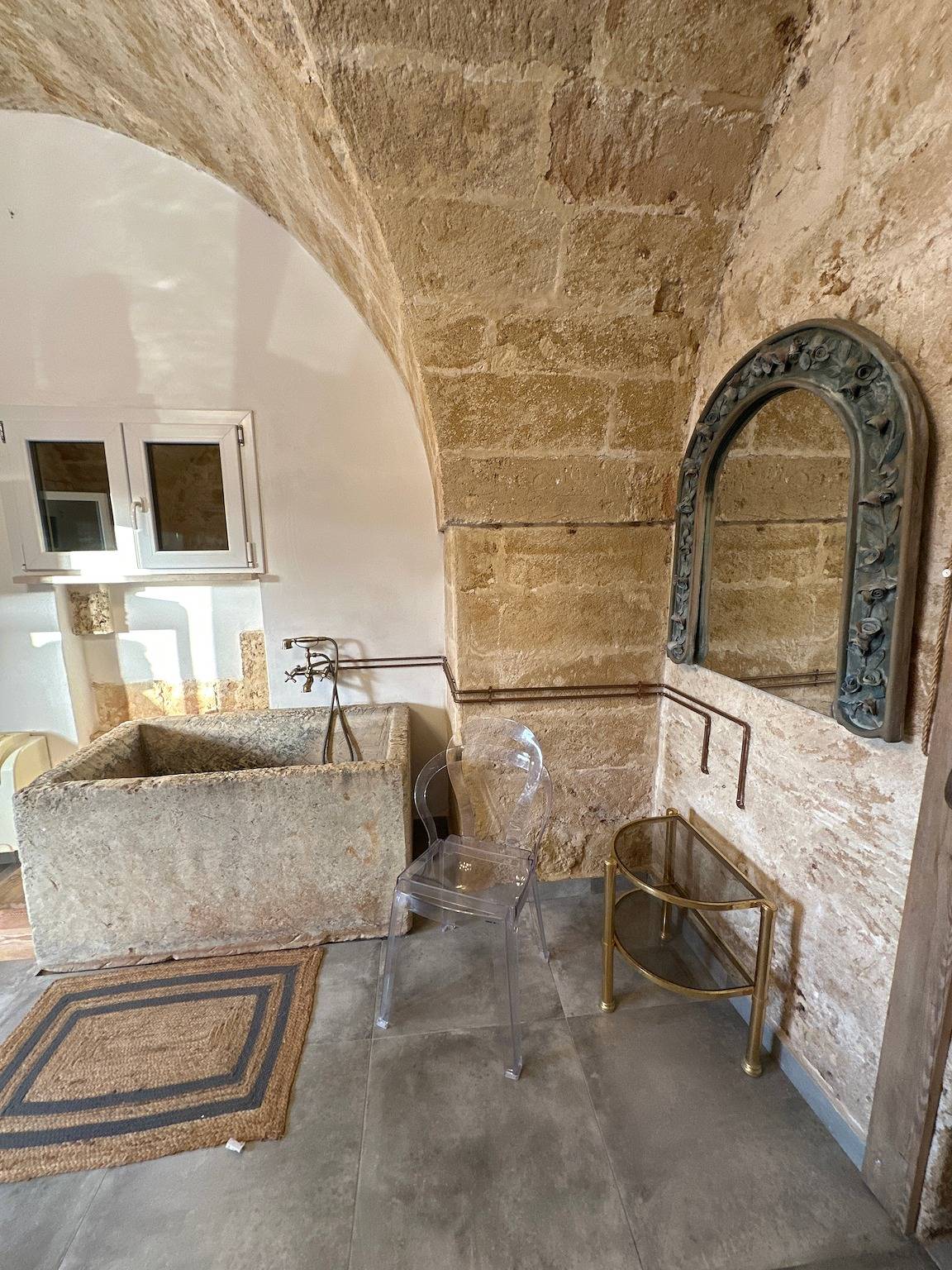 Chambre « Masseria Le Dimore, Stanza 5 » avec piscine partagée, Wi-Fi et climatisation in Baia Verde, Golfe de Tarente