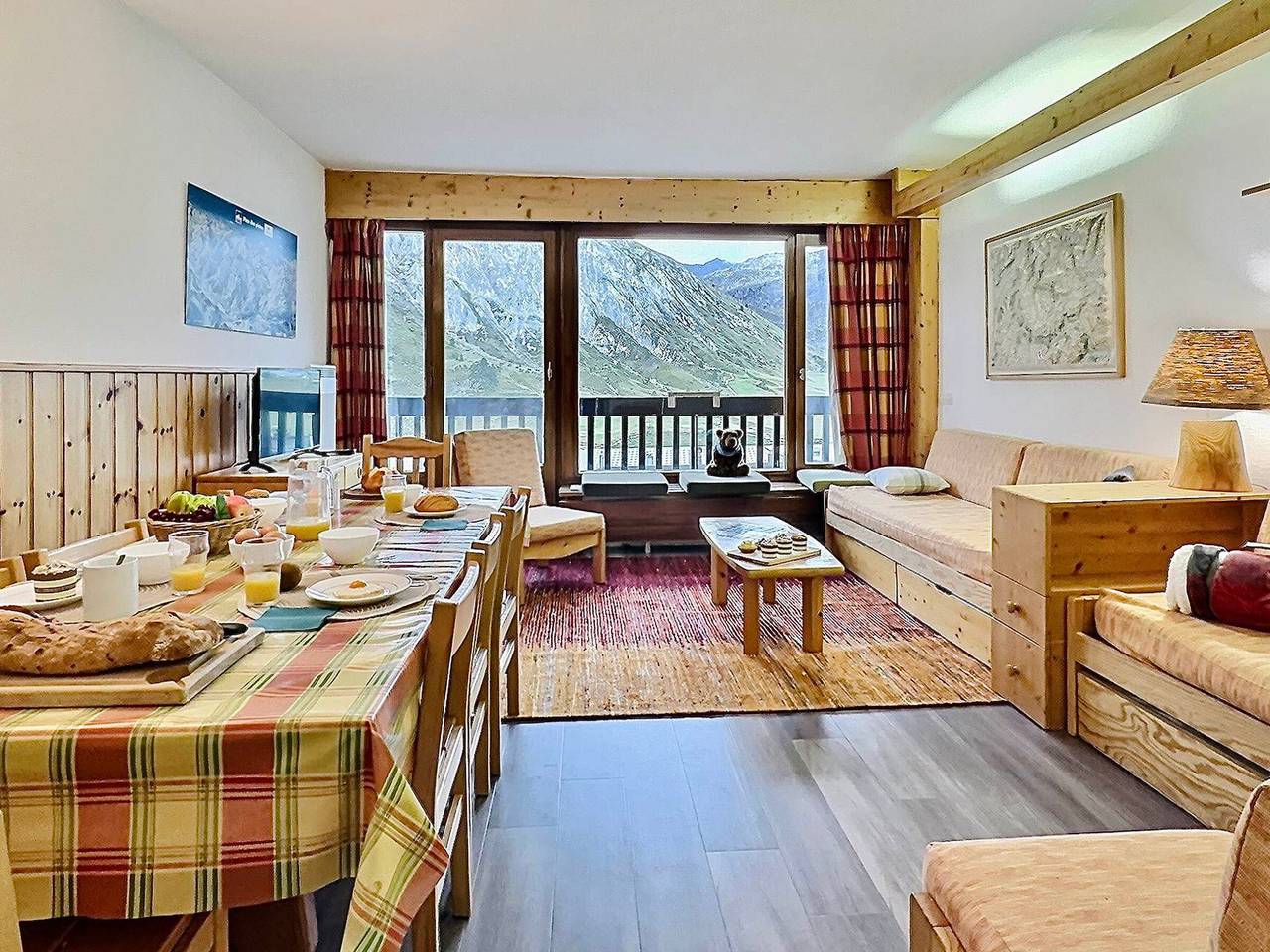 Entire apartment, Ski-in/ski-out apartment Tignes Lac, 3 rooms, 8 pers., near shops and slopes in Tignes, Vanoise National Park
