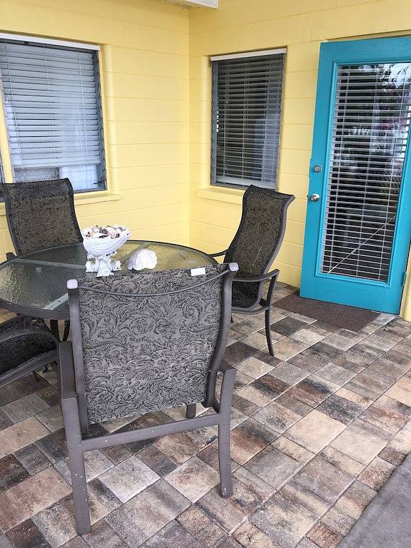 Beach rental for 4 people, with terrace, with pets in Manasota Key