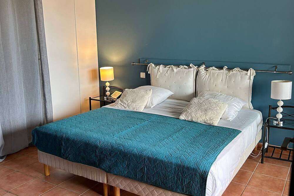 Villa double au calme, piscine chauffée, plage 10 min à pied, commerces à 5 min in Propriano, Arrondissement de Sartène