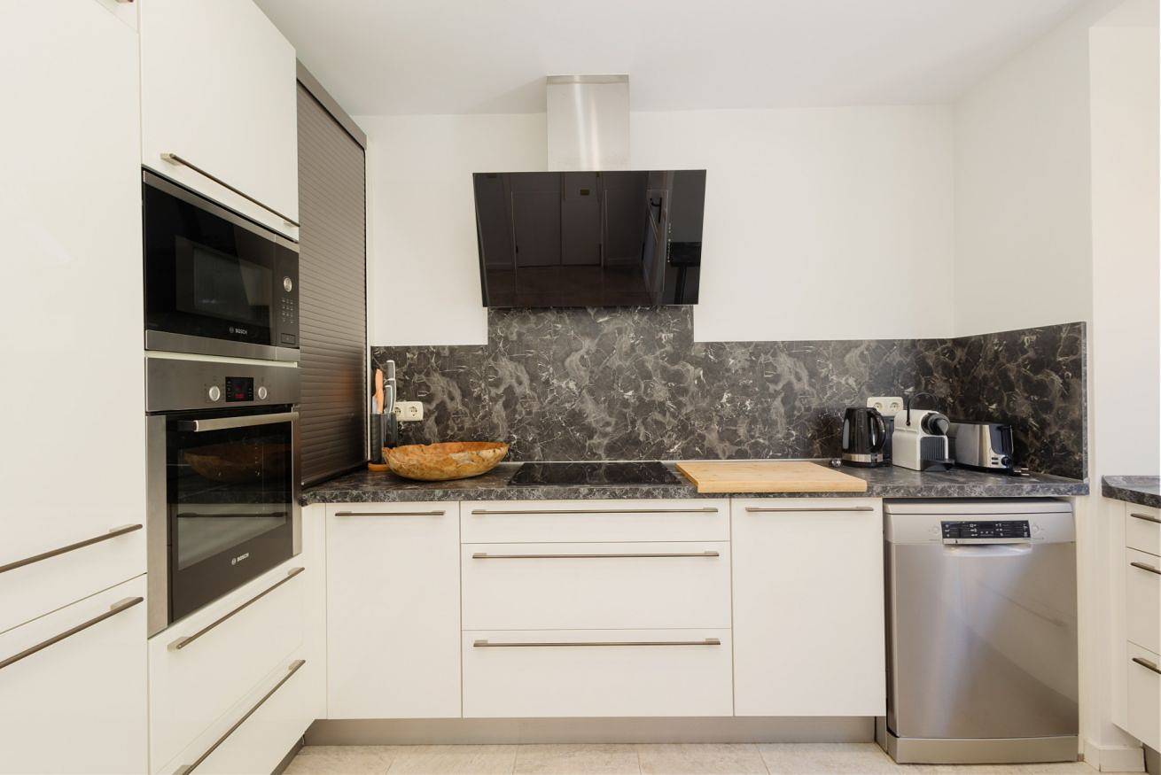 Entire apartment, New beachfront holiday home in  Bahia de Marbella in Las Chapas, Marbella