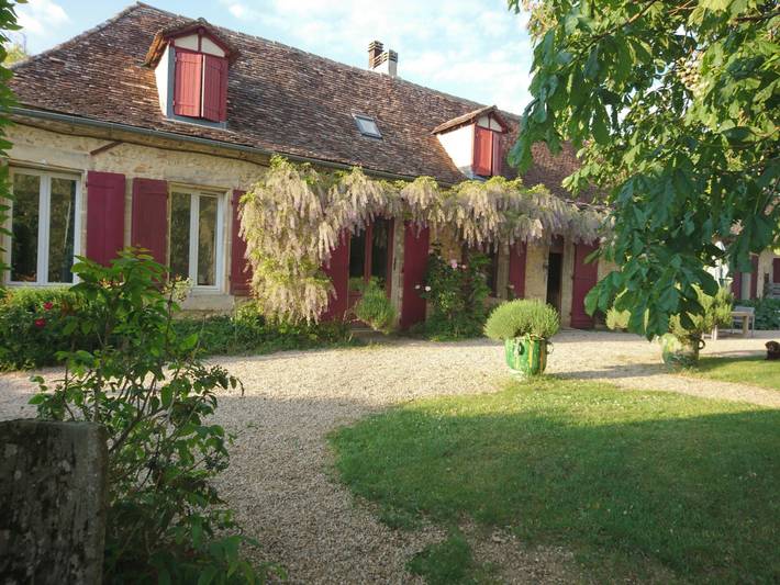 Cottage pour 2 personnes, avec jardin et piscine à Lembras