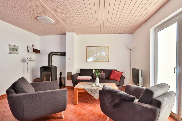 Ferienhaus für 6 Personen, mit Terrasse und Garten sowie Sauna in Nienhagen - 2