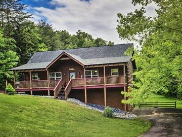 Log Cabin for 18 Guests in Douglas Lake, Sevier County, Picture 3