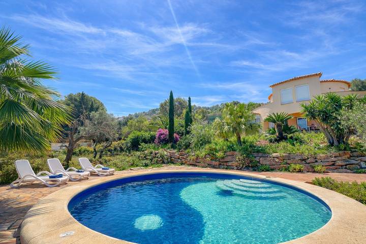 Chalet para 8 personas, con terraza y jardín en La Sella