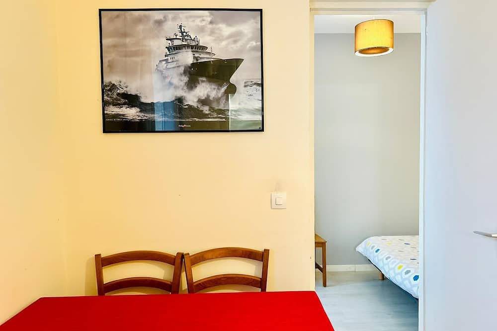 Appartement entier, T2 35 m² indépendant sur allée privée aux portes de Paris in Garches, Hauts-de-Seine