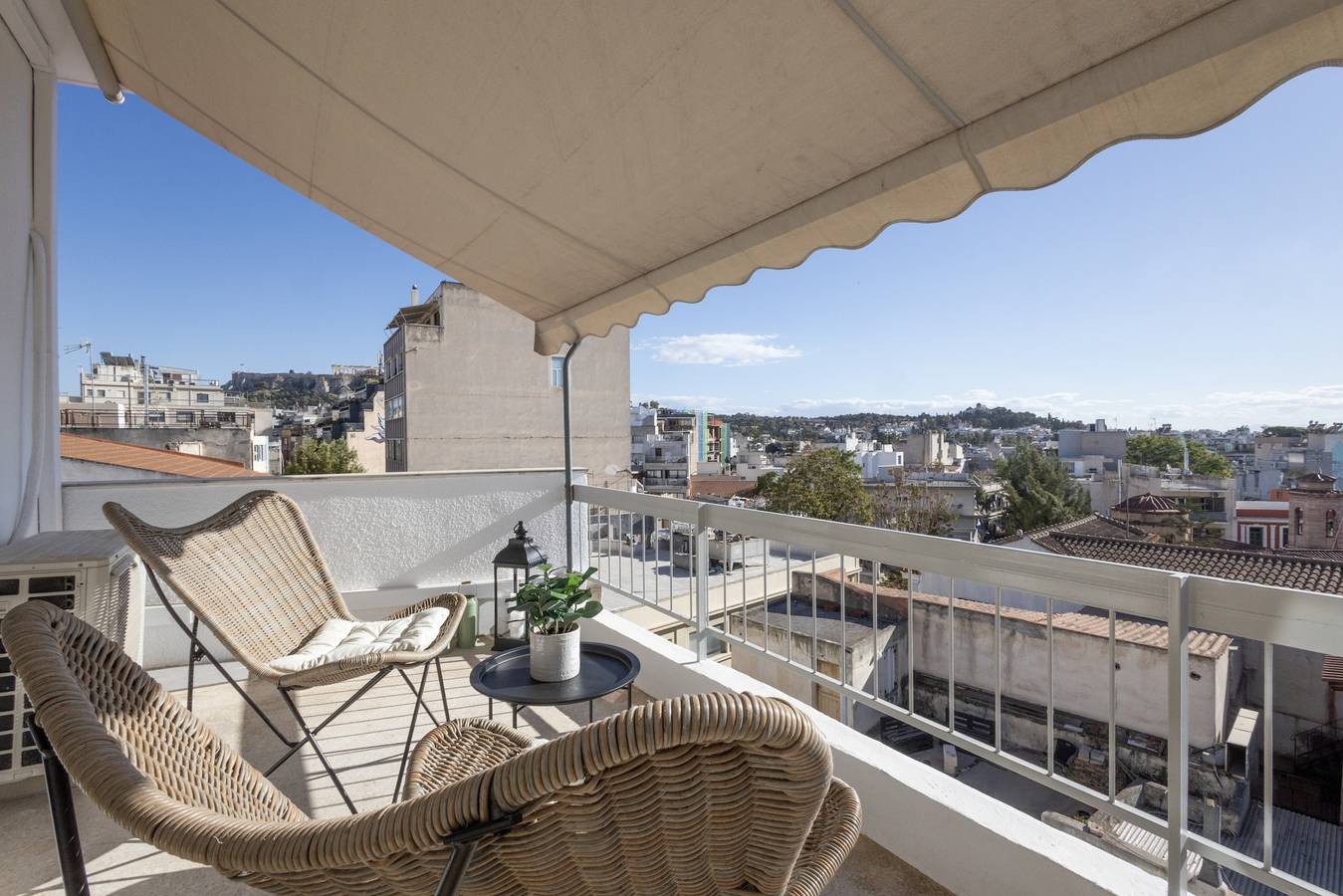 Ganzes Studio, Loft at historical center of Athens w/Acropolis View in Zentral-Athen, Athen