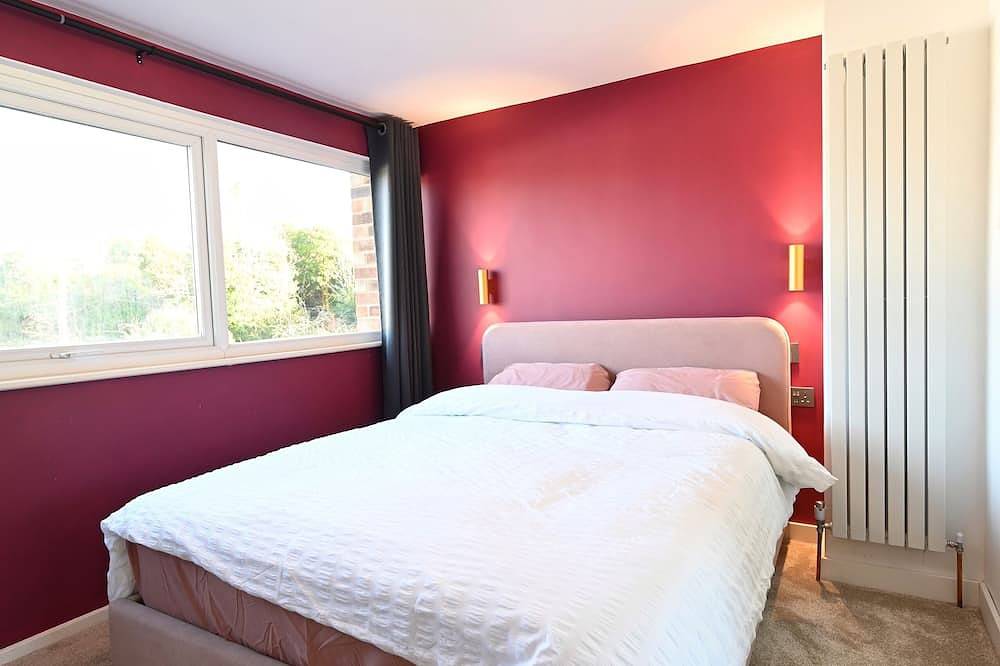 Stylish home in Warwick with piano. Free parking! Ev charger available in Warwick, Warwickshire
