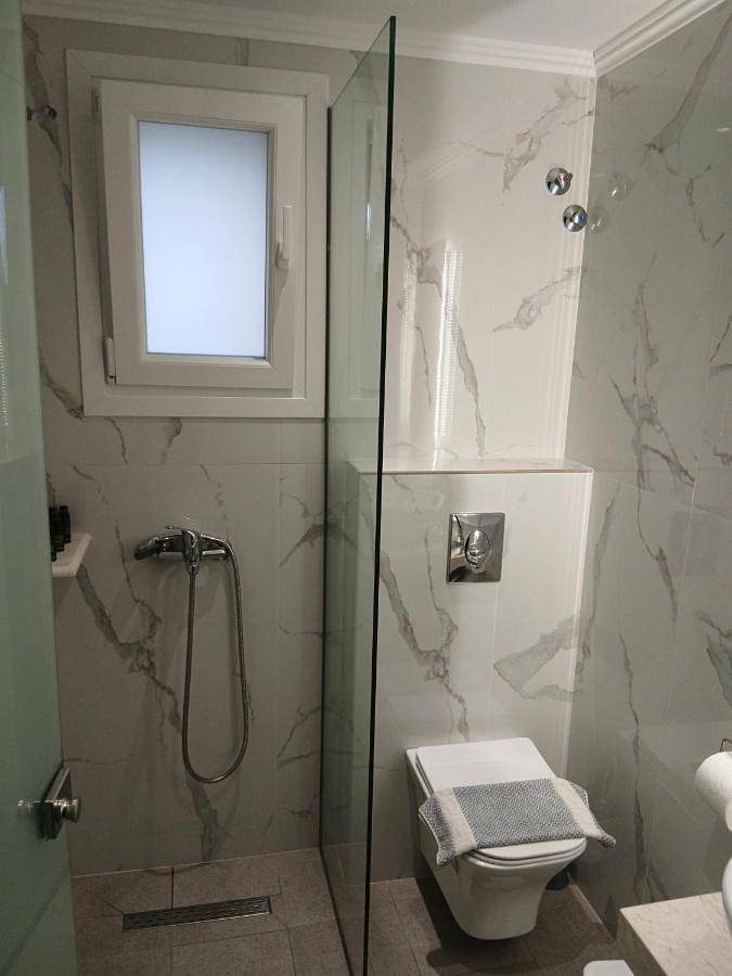 Gîte pour 5 personnes, avec jardin et vue, adapté aux familles dans Acharavi - 4