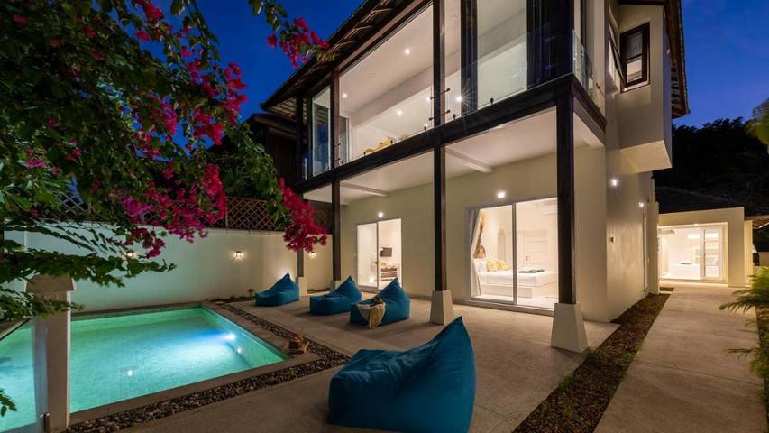 Villa pour 10 personnes, avec vue ainsi que piscine et jardin