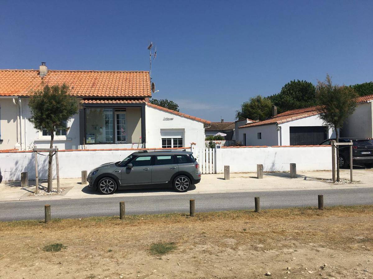 Two-Bedroom House in Marennes, Côte de Beauté