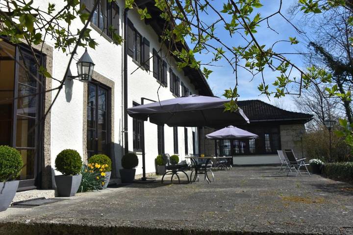 Hotel für 2 Personen, mit Terrasse und Garten sowie Sauna und Ausblick in Brannenburg