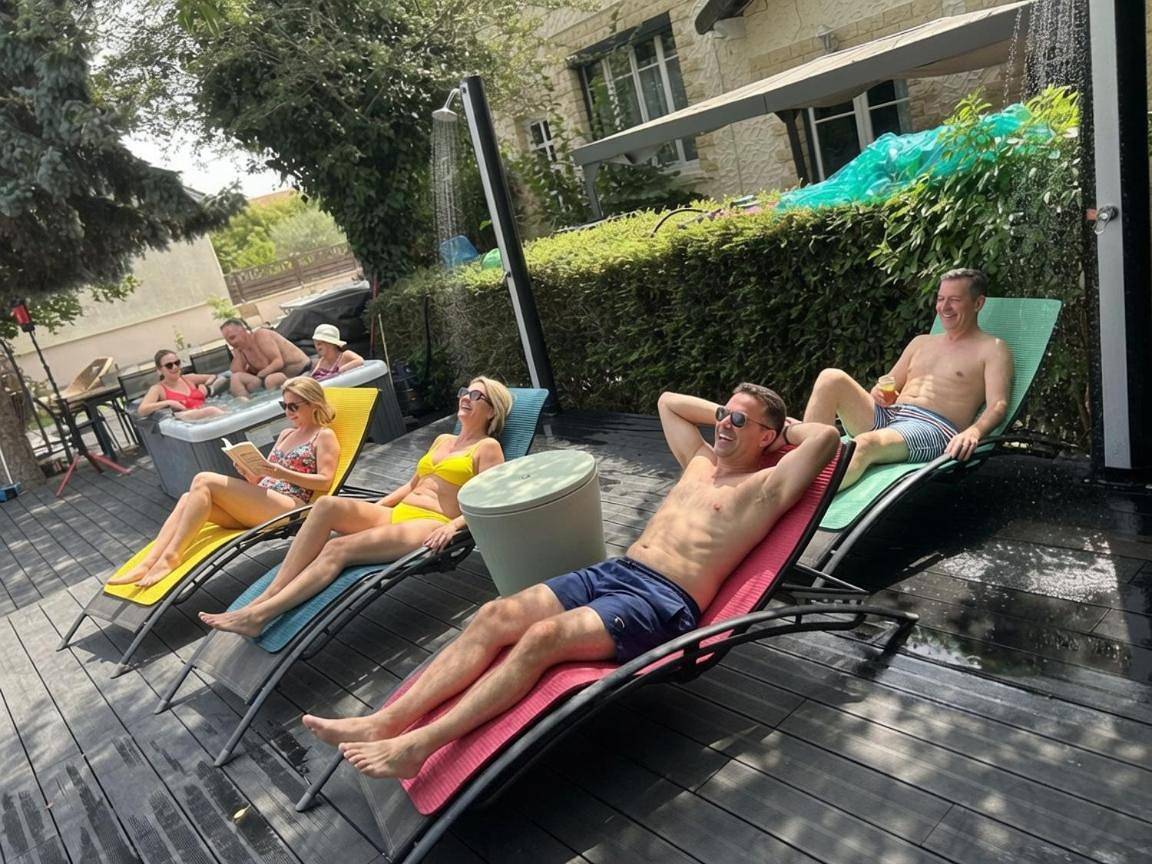 Villa Maxonale près de Paris avec Piscine Chauffée, Sauna et Jacuzzi in Villemoisson-sur-Orge, Essonne