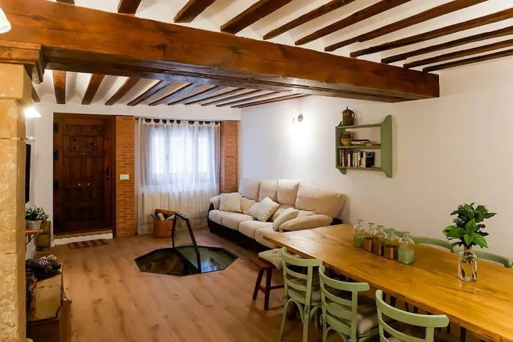 Casa de vacaciones para 10 personas, con vistas además de jardín y balcón - 1