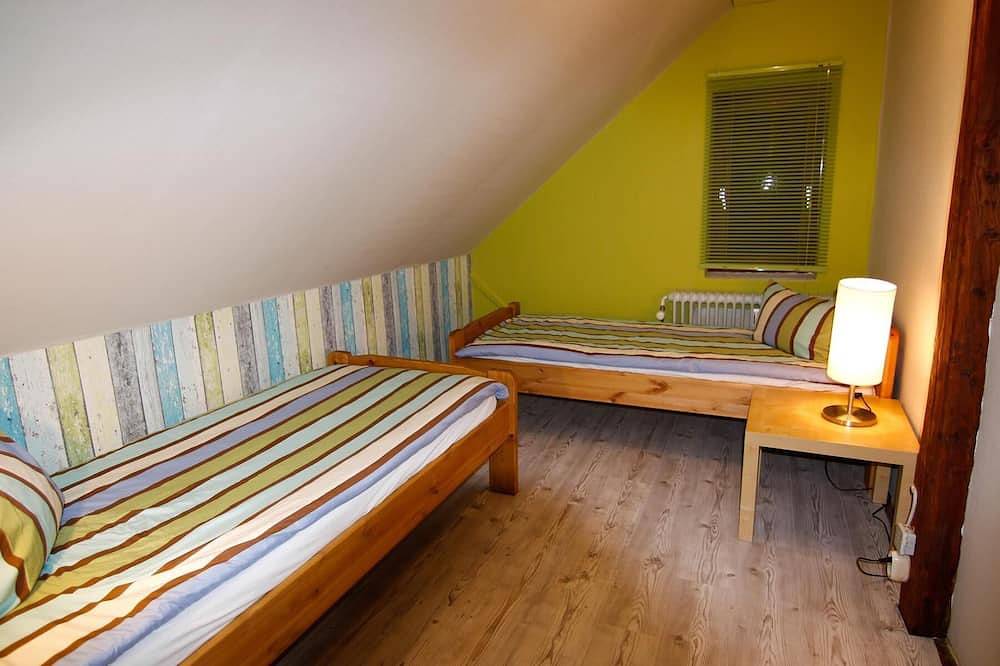 Ganze Wohnung, 100qm 3-Sterne-Ferien-Wohnung, Nähe Weserstrand+Nordsee, ruhige+schöne Lage in Nordenham, Wesermarsch