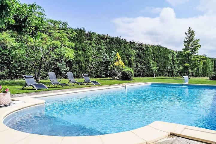 Holiday home for 10 people, with garden and pool - 1