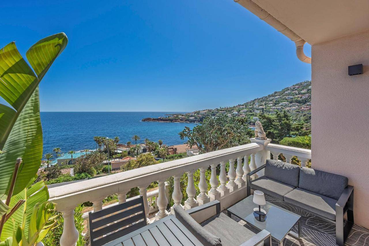 Appartement entier, One-Bedroom Apartment in Saint-Raphaël, Massif de l'Esterel