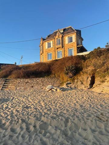 Cottage pour 8 personnes, avec jardin et vue dans Pérello