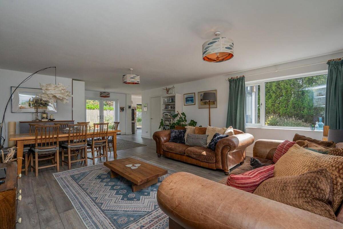 Five-Bedroom House in Hayling Island, Havant
