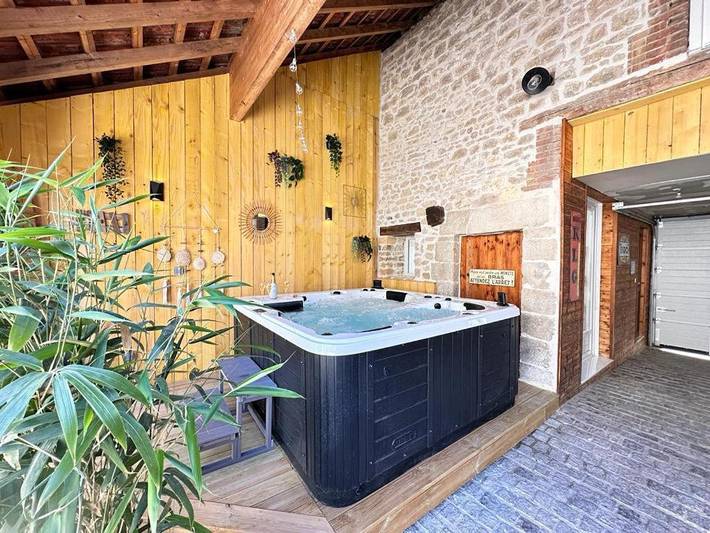 Gîte pour 4 personnes, avec terrasse et jacuzzi, animaux acceptés à Trigny