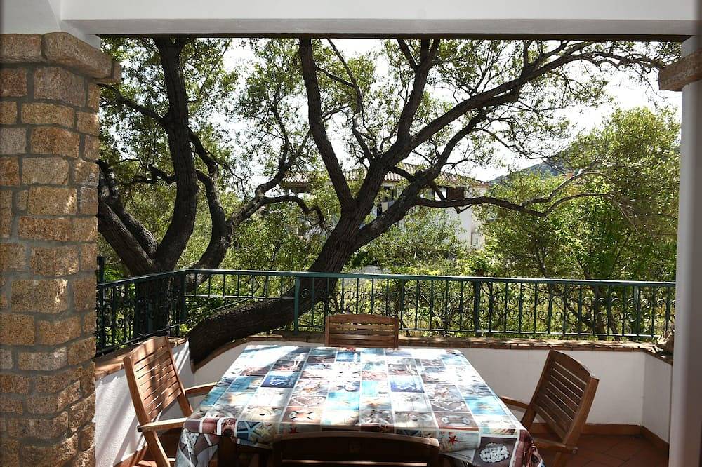 Apartamento entero, Villa Juniper, only 240mt from the sandy beach! in Tancau sul Mare, Lotzorai