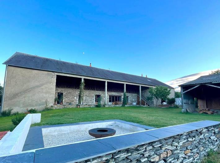 Location de vacances pour 15 personnes, avec Terrasse et Jardin ainsi que Piscine et Vue sur le lac à Challain-la-Potherie