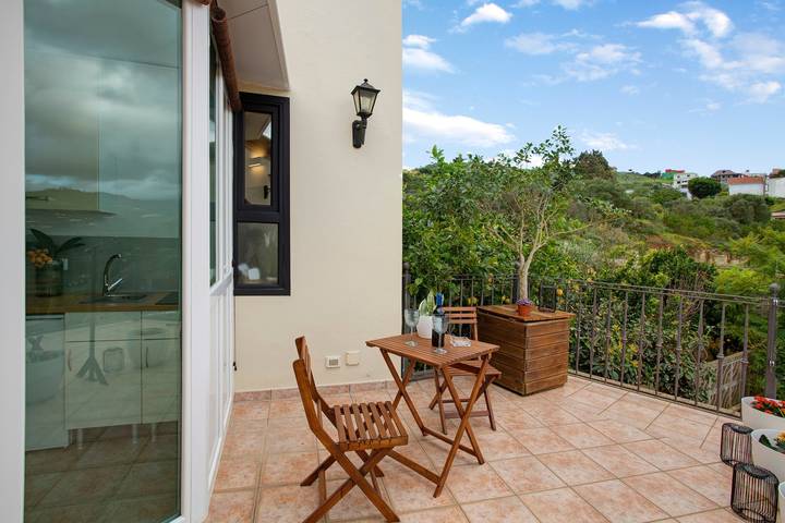 Apartamento entero, Apartamento vacacional "Carmelo Y Carmela 3" con vistas a la montaña, terraza privada y Wi-Fi in San José del Álamo, Teror