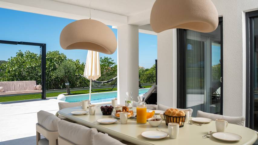 Villa pour 8 personnes, avec terrasse et sauna ainsi que jardin et jacuzzi dans Rab - 4