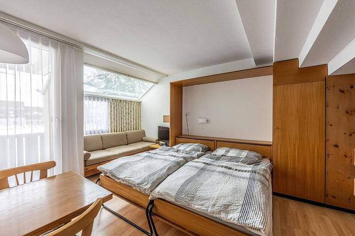 Ganze Wohnung, 1 Zimmer Wohnung für 1 - 3 Personen mit Aussicht auf die Skipiste in Surses, Oberhalbsteiner Alpen