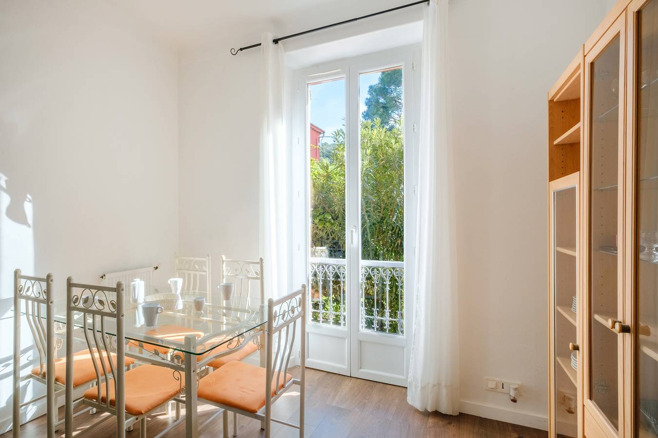 Ganze Wohnung, Helles 3-Zimmer-Apartment im Dorf Villeneuve-Loubet in Villeneuve-Loubet, Cannes und Umgebung