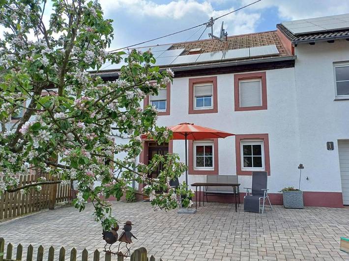 Ferienhaus für 2 Personen, mit Terrasse und Garten