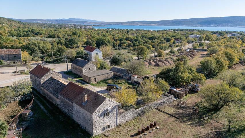 Ferienhaus für 4 Personen, mit Garten und Terrasse in Starigrad Paklenica - 2