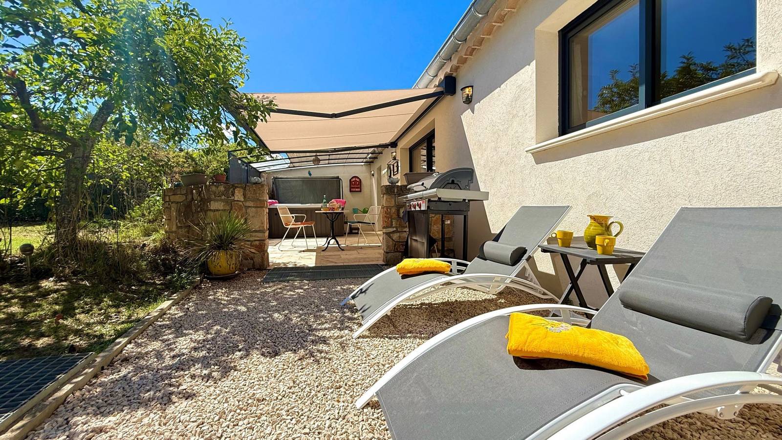 Le Titibu, gîte et Spa entre Ardèche et Provence, clim, 5 étoiles in Saint-Paulet-de-Caisson, Région de Nîmes