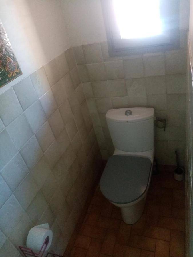 Gîte pour 2 personnes, avec vue ainsi que jardin et piscine à Le Muy - 3