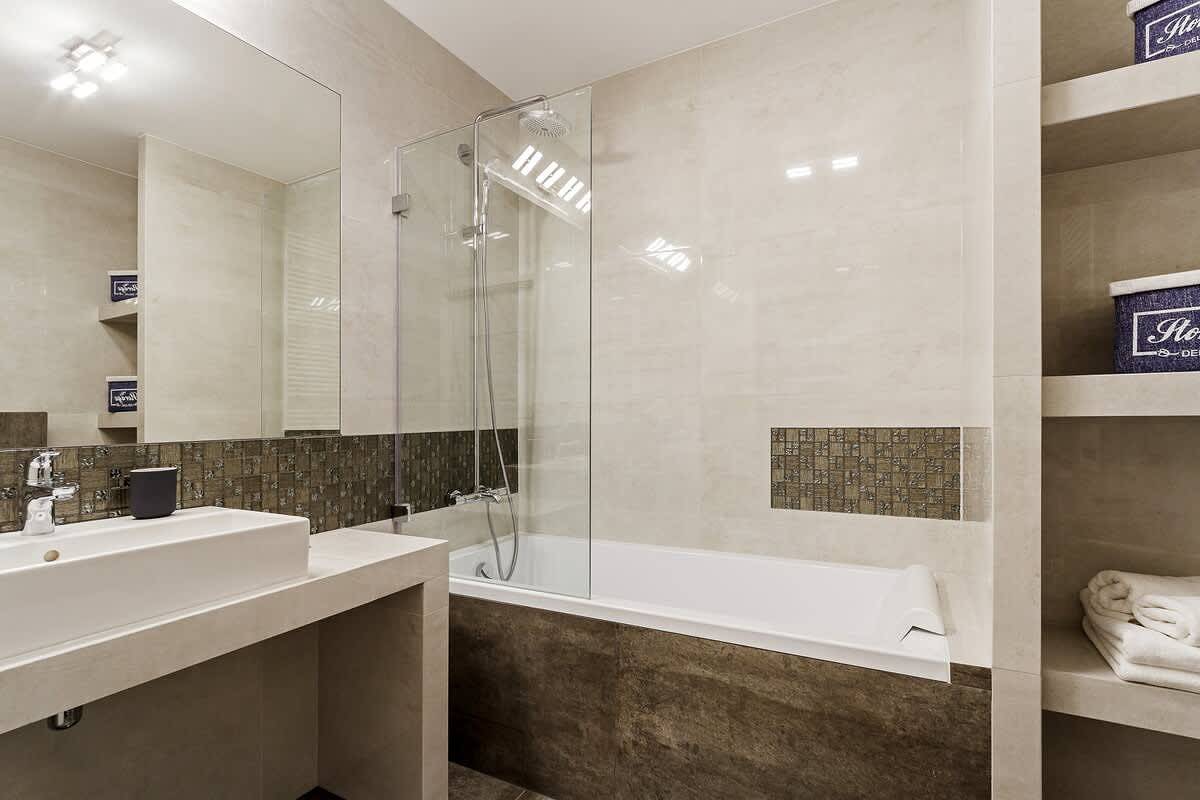 Apartamento entero, Zabłocie 35 | 2 Bedroom Apartment | Parking | Bath in Cracovia, Pequeña Polonia (región histórica)