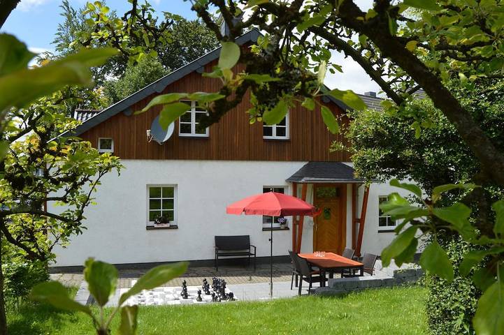 Bauernhof für 7 Personen, mit Balkon/Terrasse und Terrasse sowie Garten