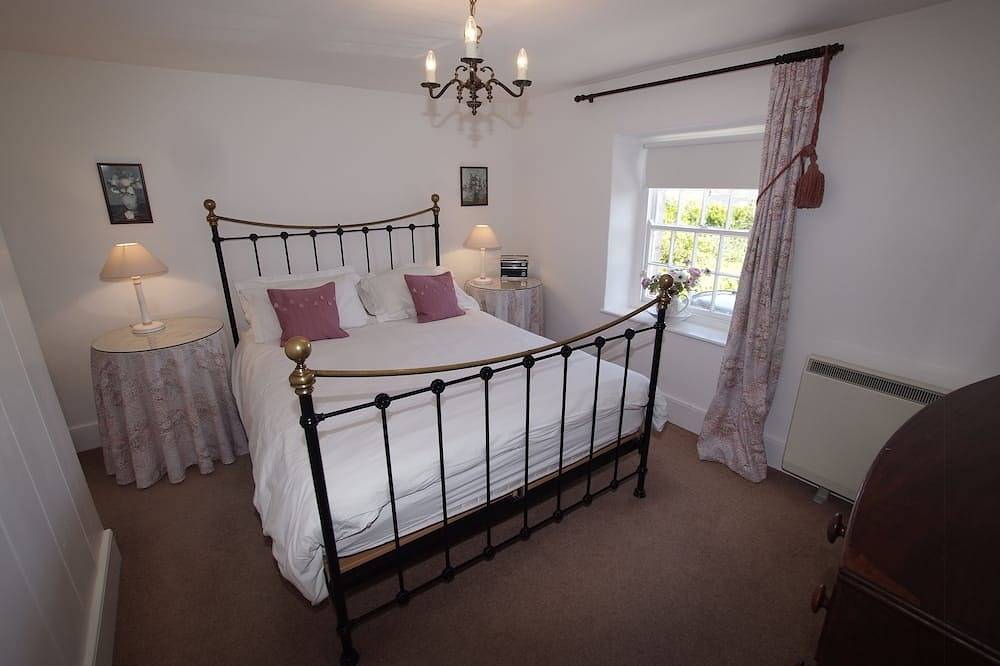 Character stone cottage walking distance from the World Heritage Jurassic Coast in Dorset