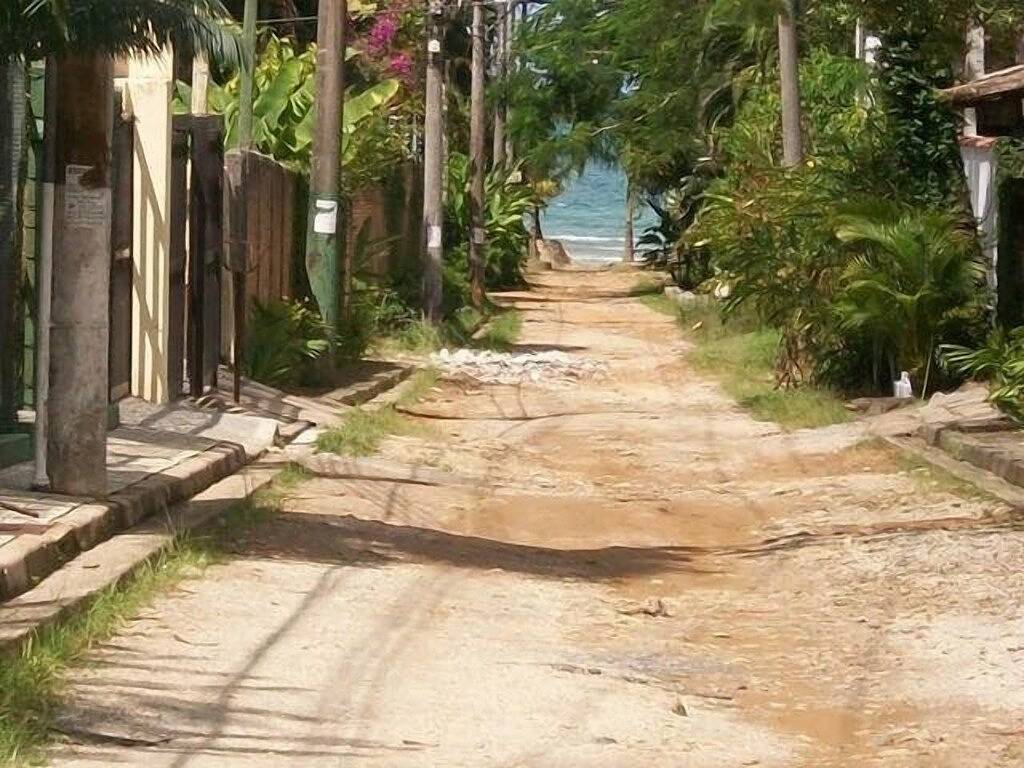 Chalets über 230 m vom Strand entfernt, ohne die Straße zu überqueren in Enseada, Região Metropolitana do Vale do Paraíba e Litoral Norte