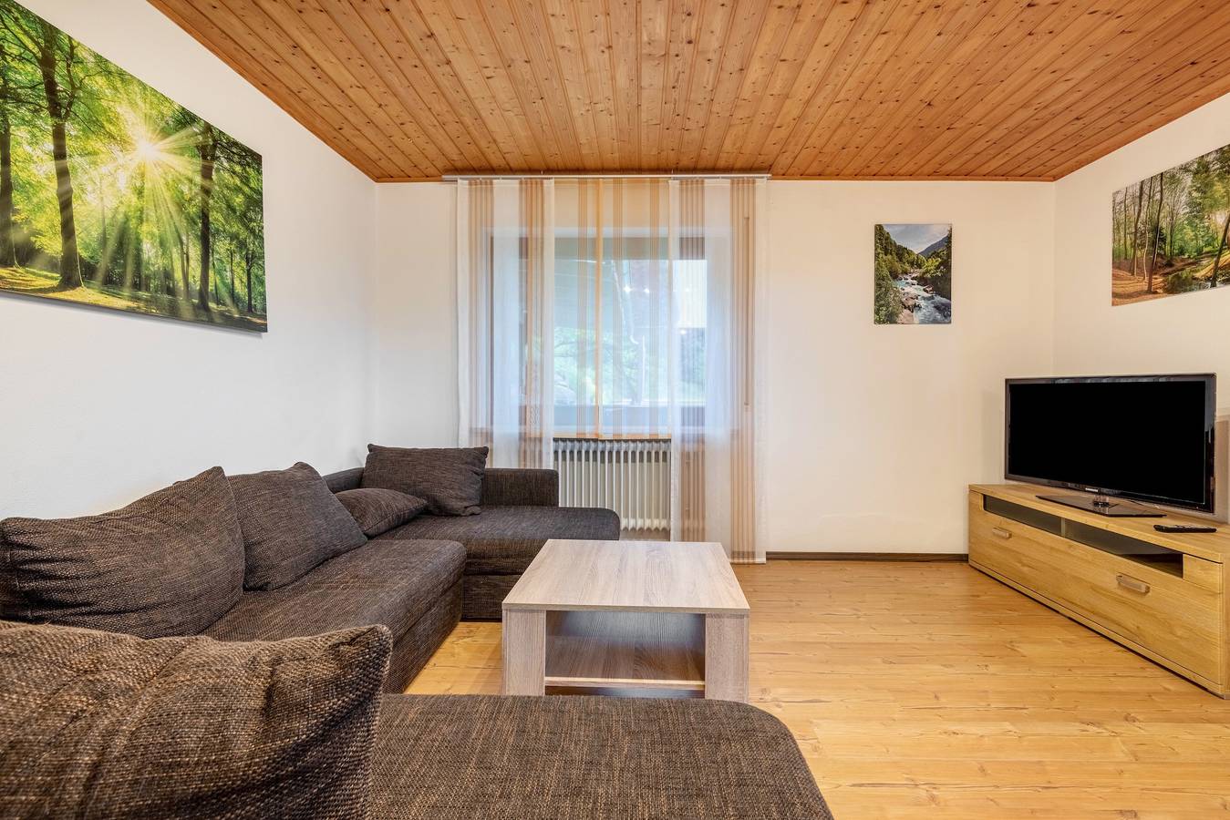 Ganze Wohnung, Ferienwohnung 'Raab' mit Gemeinschaftspool, privater Terrasse und Wi-Fi in Zandt, Ostbayern