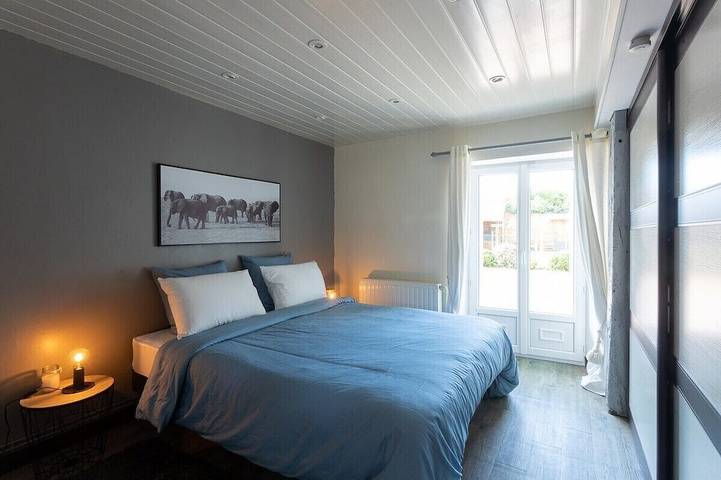 Location de vacances pour 10 personnes, avec jardin ainsi que piscine et terrasse à Romorantin-Lanthenay - 3