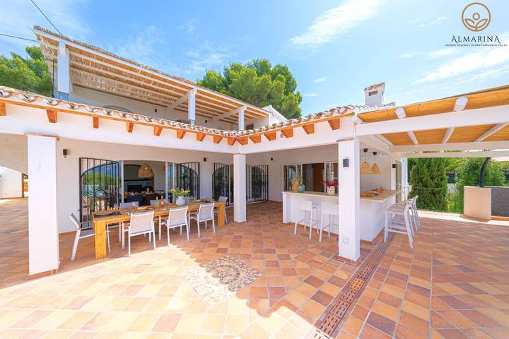 Chalet para 8 personas, con jardín además de piscina y vistas al mar, Se admiten mascotas en Marina Alta - 3