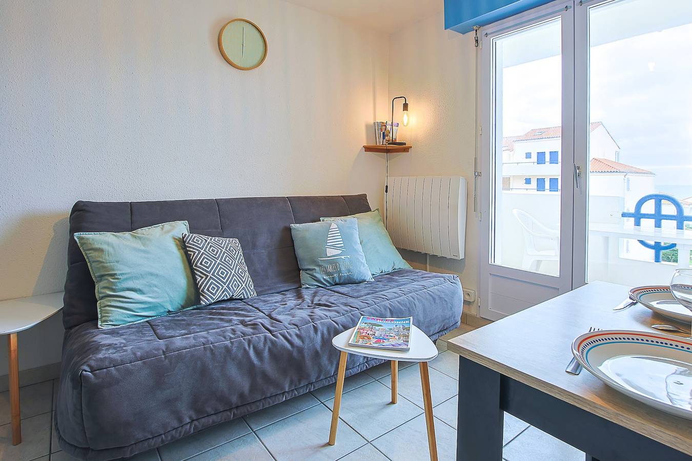 Ganze Wohnung, Ferienwohnung 'Apt Vue Mer - Balcon - Parking' mit Meerblick, Balkon und Wlan in Château-d'Olonne, Les Sables-d'Olonne